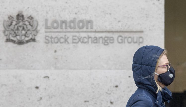 The new coronavirus strain weighs on the mood

