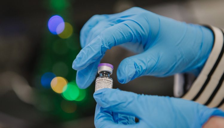 Trump's threat to veto Covid holds $ 9 billion in state vaccine funds

