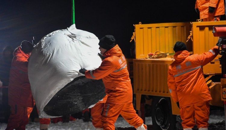 To trudge through the snow, the Chang'e-5 recovery team wore powered exoskeletons

