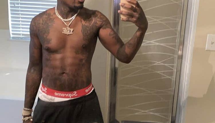 Walka Sauce Gets $ 250,000 Diamond Implanted On Face (Video)

