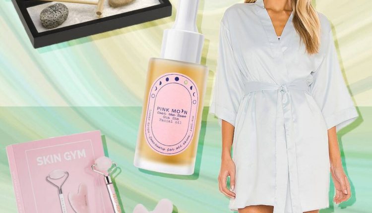 21 Christmas gifts to promote self-care

