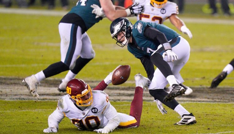 Eagles remove Jalen Hurts and Giants players, fans are furious

