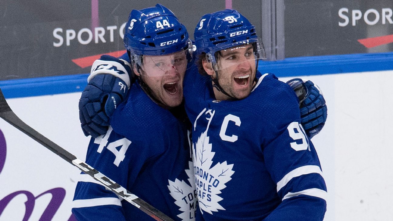 Canadiens up, Blackhawks down, and six other takeaways from the opening night of the NHL