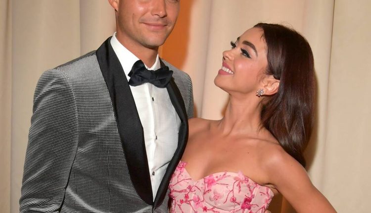Wells Adams notices of potential courthouse wedding to Sarah Hyland

