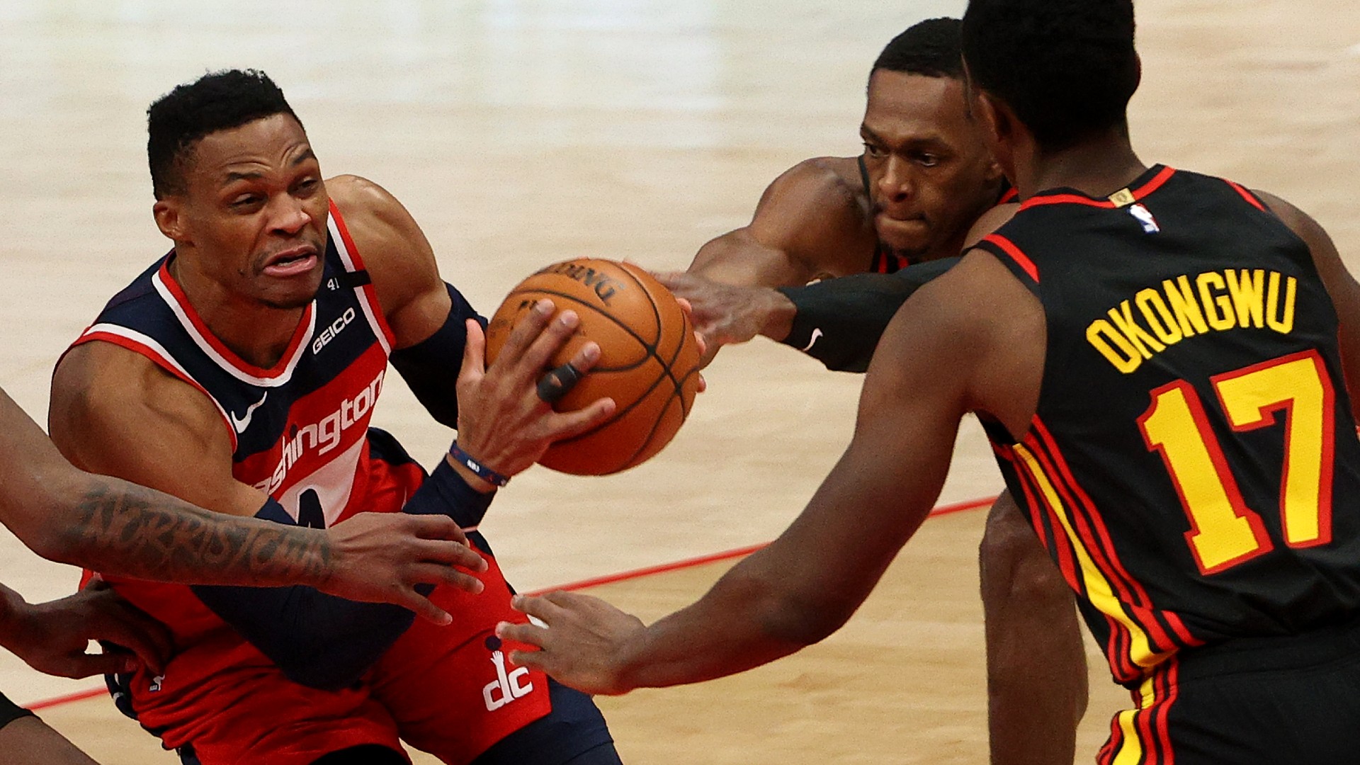 Russell Westbrook was kicked out for shoving Rajon Rondo in the first meeting since the playoffs