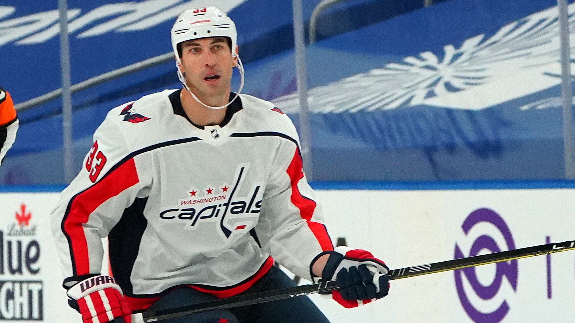Zdeno Chara scores first goal with Capitals and his teammates are insane