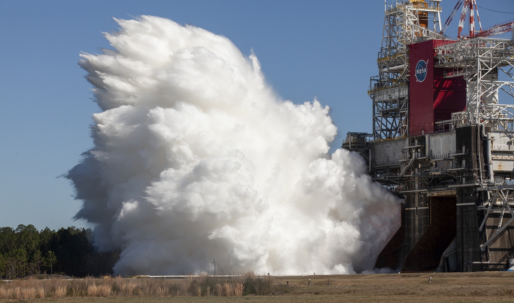 This time NASA's SLS Hotfire lasts the full 8 minutes