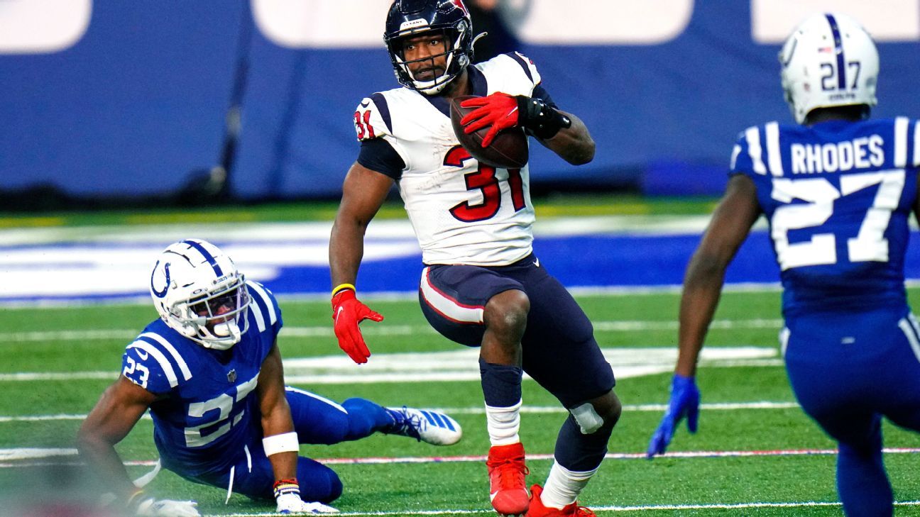 David Johnson is revising the deal with Houston Texans for 2021, the source says