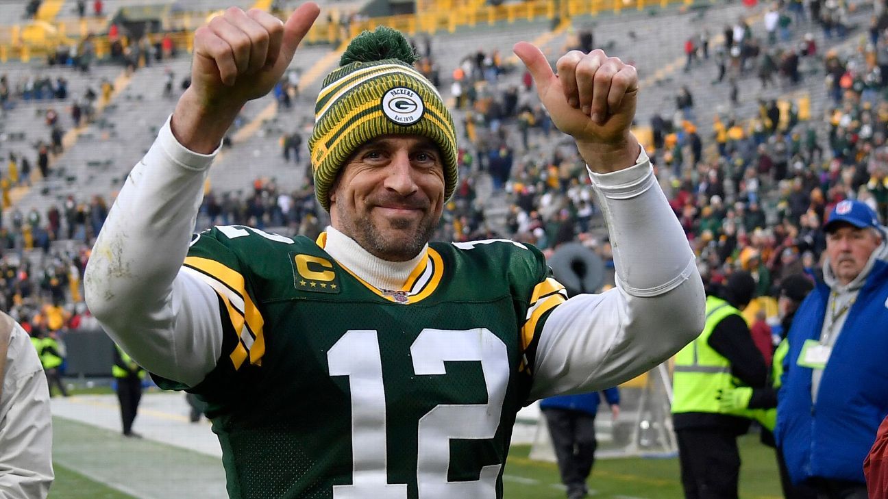 Jodie Foster thanked Aaron Rodgers in her acceptance speech on Golden Globes