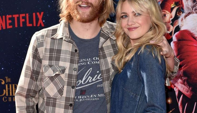 Search Party's Wyatt Russell and Meredith Hagner welcome baby

