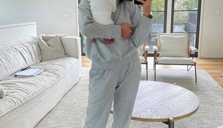 Celebrity hairdresser Jen Atkin welcomes her first baby through the surrogate mother

