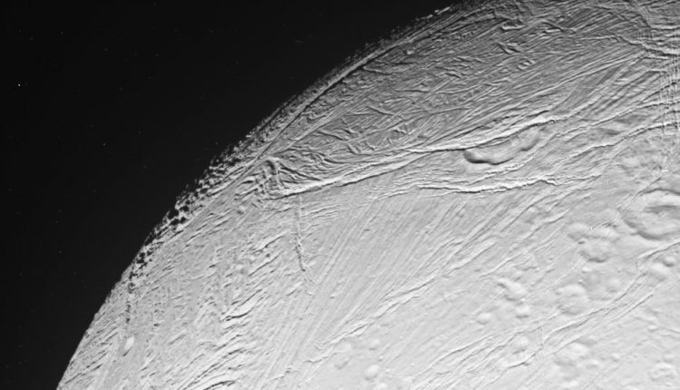 On Enceladus there are ocean currents under the ice

