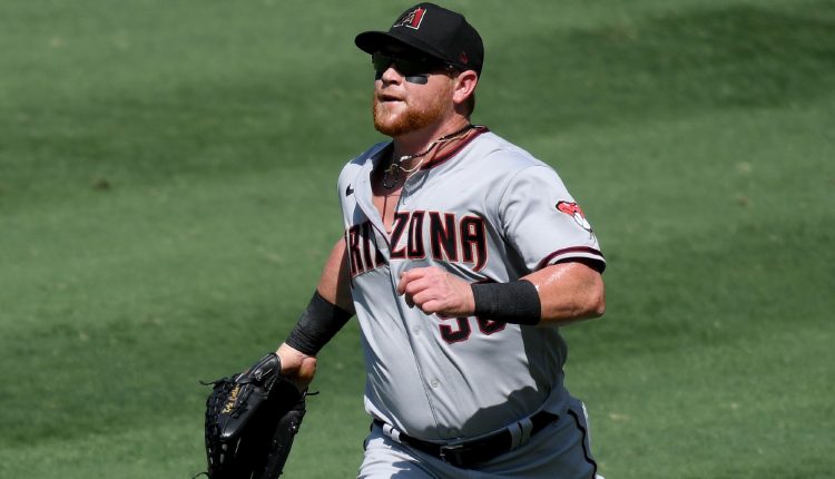 Diamondbacks' Kole Calhoun admits defeat, a fan of fist punches who stole a rotten ball from him

