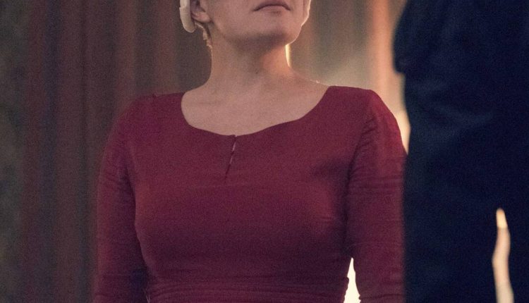 Elisabeth Moss says Handmaids will fulfill "Promises" in Season 4

