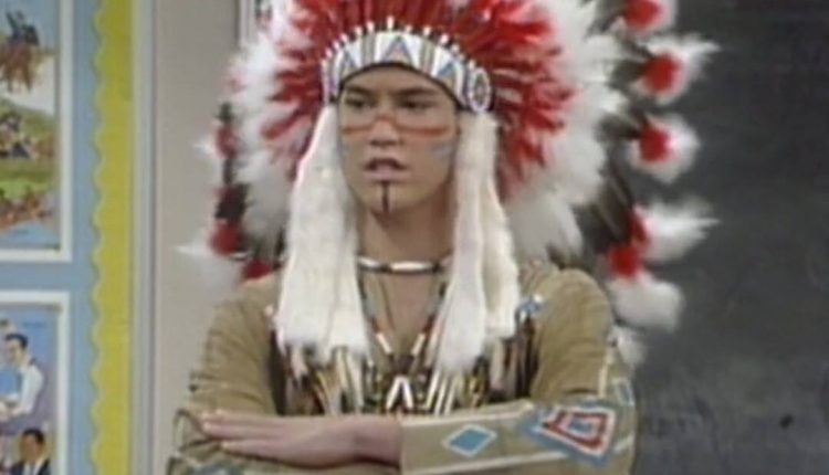 Why Mark-Paul Gosselaar "Cringed" -Rewatching Saved by the Bell

