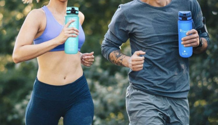 This $ 13 motivational water bottle has 6,100+ 5-star ratings on Amazon

