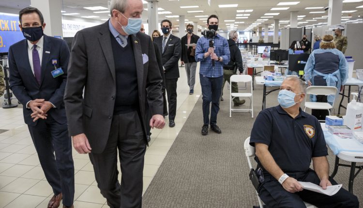 In New Jersey, despite new CDC guidelines, indoor masks are still required

