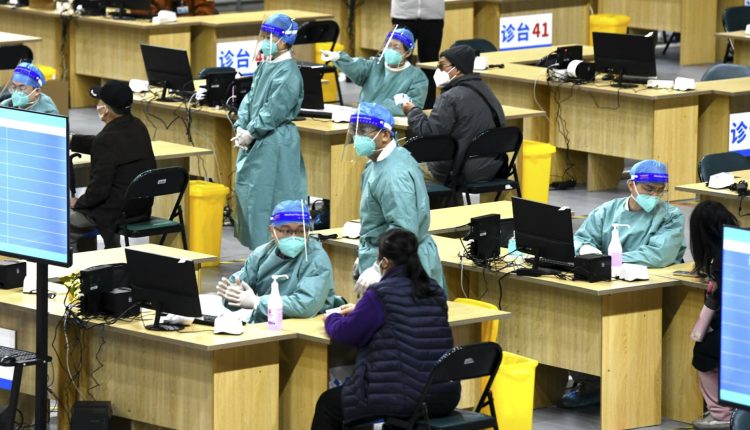 The risk of a dangerous new Covid variant in China is “quite low,” says the US health expert

