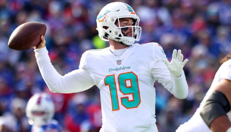 The Dolphins are rebounding from a 17-point deficit to take the lead over Bills in the second half

