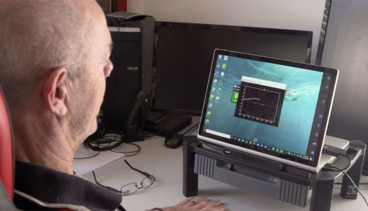 Synchronously assisted by Bezos and Gates tests brain-computer interface

