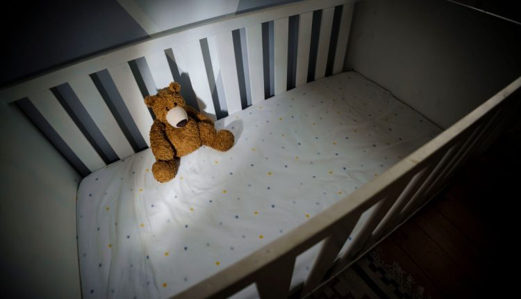 Ohio mom faces murder charges after baby dies alone

