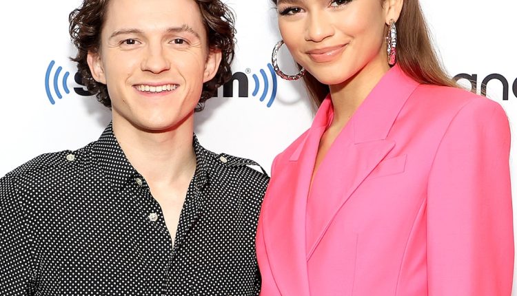 Zendaya feeds Tom Holland ice cream and makes them the coolest couple

