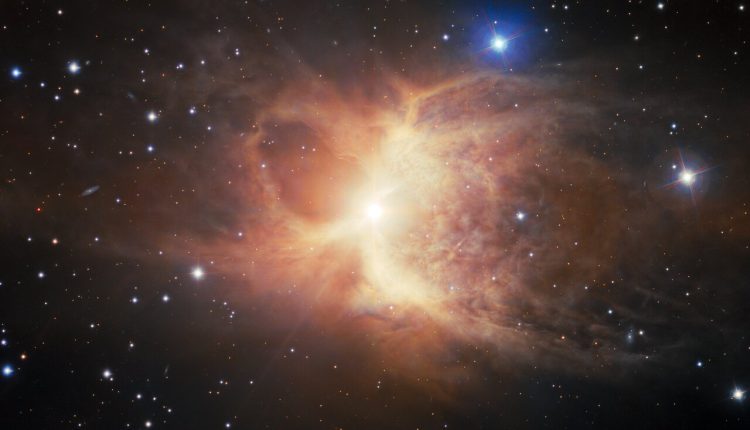 A dying red giant star has ejected huge symmetrical loops of gas and dust

