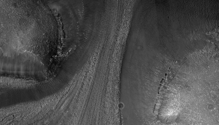 This Sure Looks Like the Movements of a Glacier Across Ancient Mars