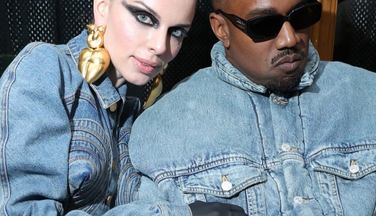 Why Julia Fox’s Upcoming Memoir Won't Include Sex With Kanye West