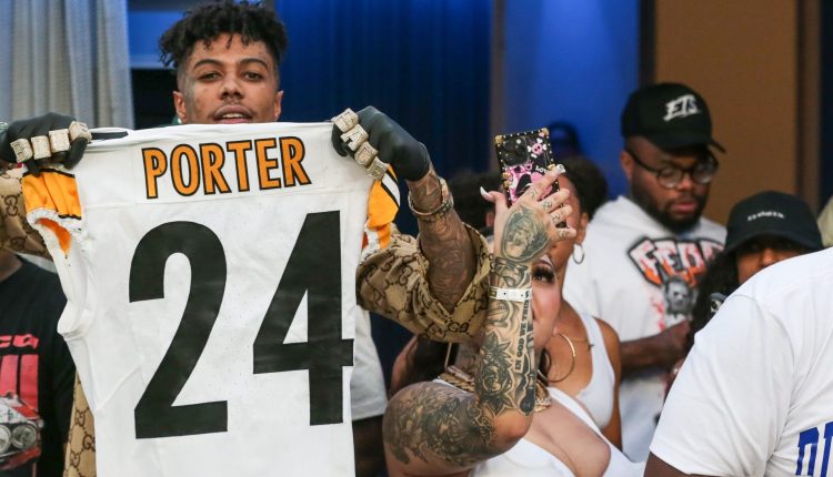 Congrats! Jaidyn Alexis Signs Record Deal With Columbia Records