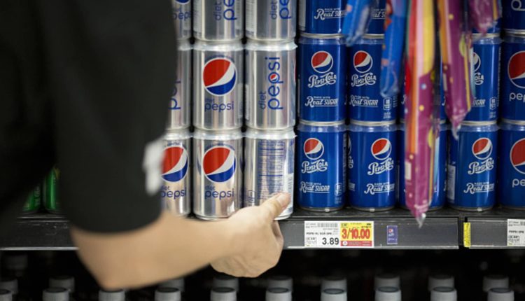 Weight loss drug frenzy hits consumer giants in earnings season