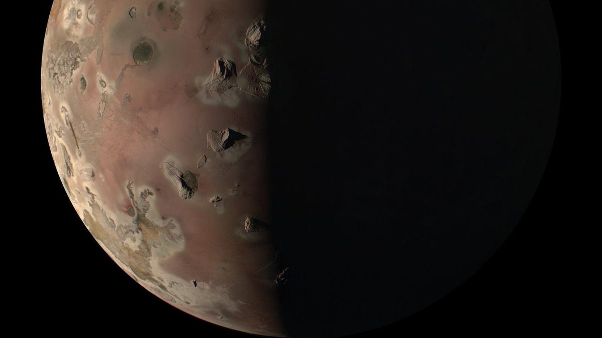 Juno Makes its Closest Flyby of Io