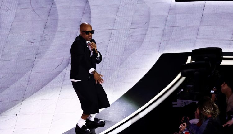Jermaine Dupri Addresses Reactions To His Viral Super Bowl Fit