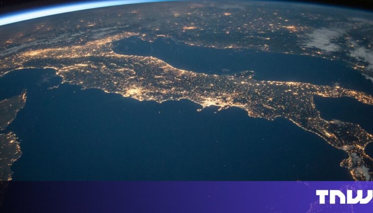 UK offers £15M to space tech projects for commercial astronaut mission