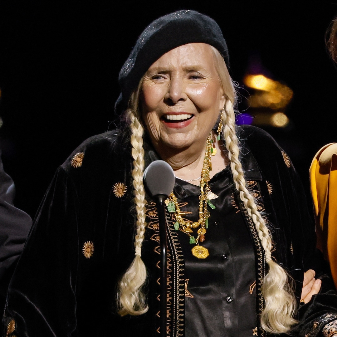 Joni Mitchell Makes Rare Appearance for First-Ever Grammys Performance