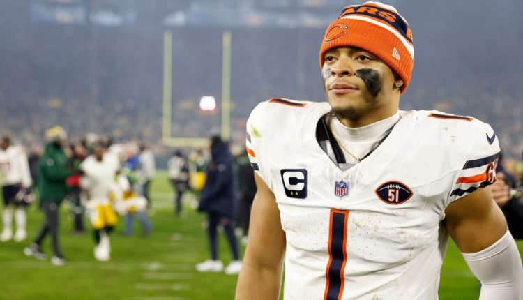 Justin Fields wants to stay with Bears, but 'it's a business'