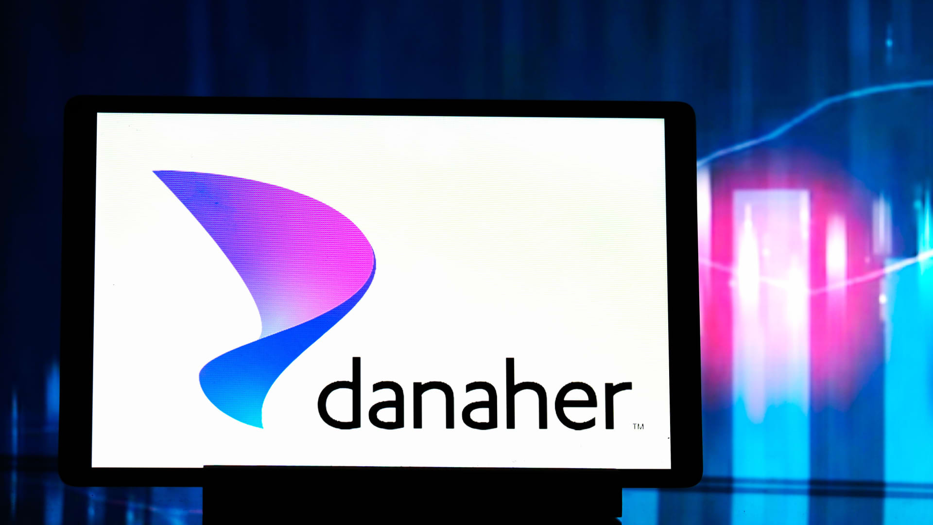 Danaher shows how hanging on to a good company's distressed stock can pay off