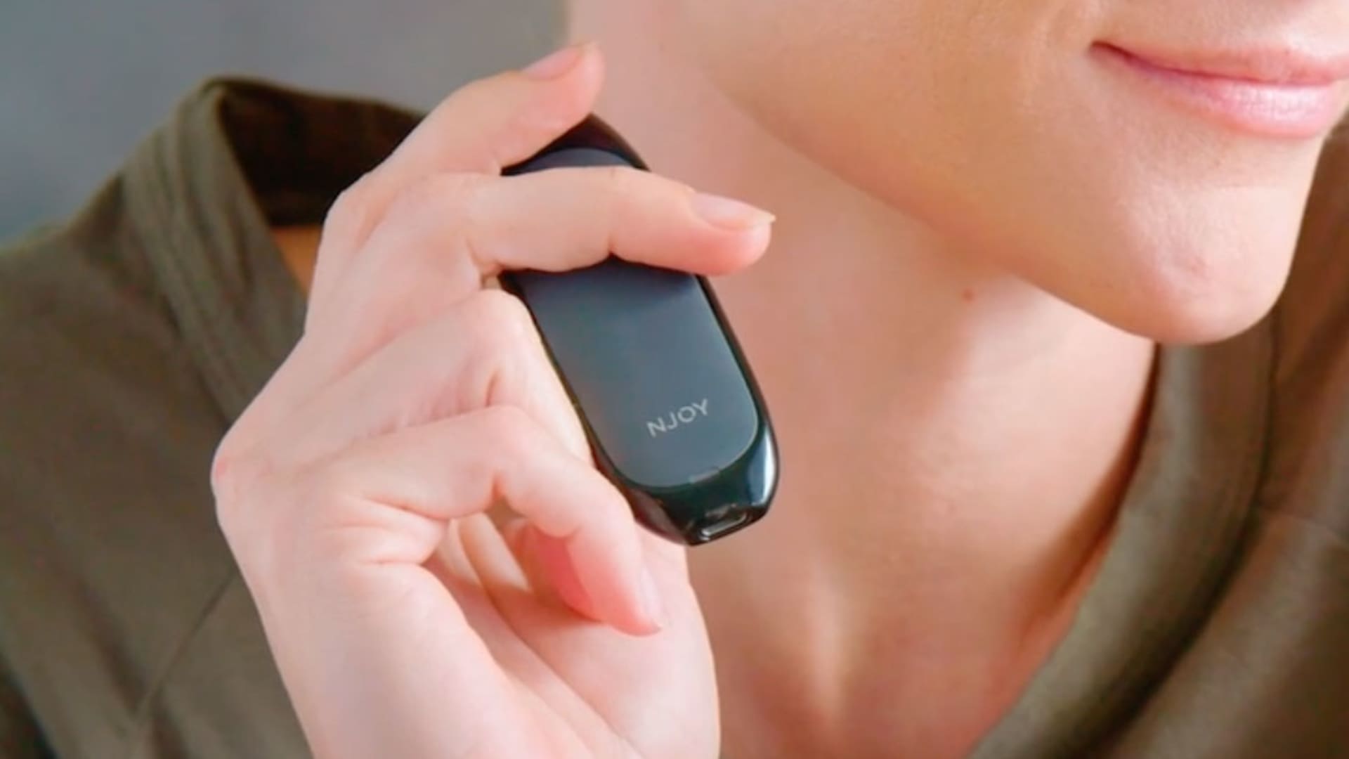 FDA approves first menthol e-cigarettes and points to potential for adult smokers