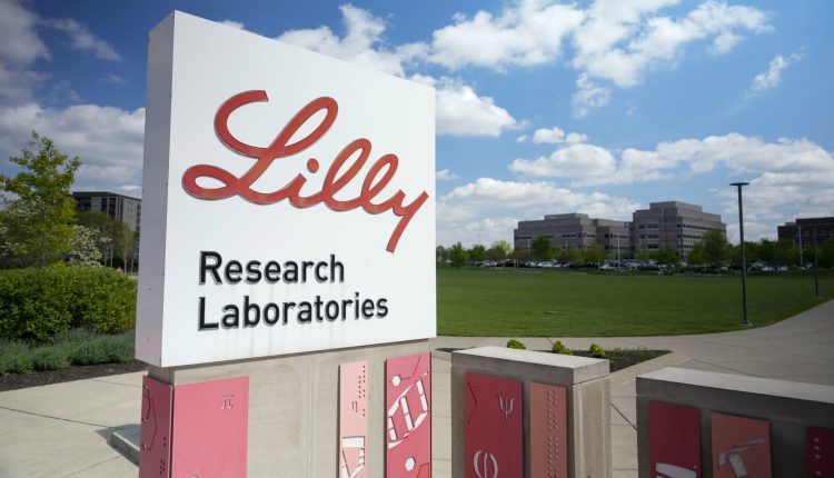 FDA advisers recommend Eli Lilly’s Alzheimer’s drug donanemab

