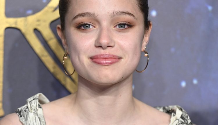 Shiloh's decision to remove Brad Pitt's last name

