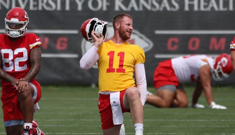 QB Carson Wentz takes on new role as replacement for Patrick Mahomes

