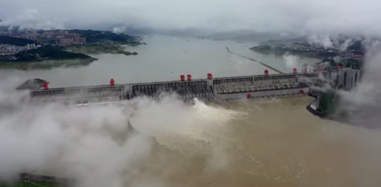 Is China's Three Gorges Dam in imminent danger of collapse? – What's going on with it?


