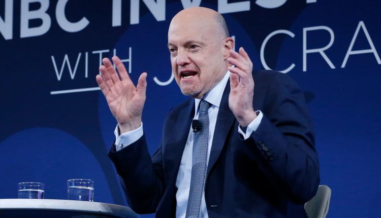 Jim Cramer examines the reasons for the market decline and 3 stock drivers

