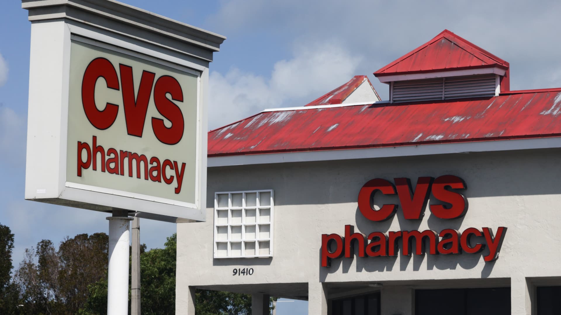 Major CVS shareholder plans activist push, meetings with executives: sources