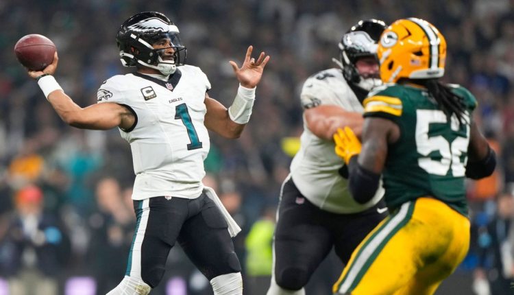 Slippery pitch in Brazil poses challenges for Eagles and Packers

