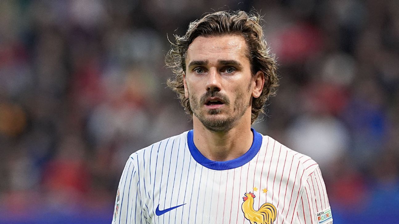 The Frenchman Antoine Griezmann is retiring from international service