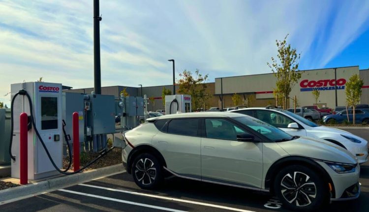 Costco is bringing back electric vehicle charging in the US


