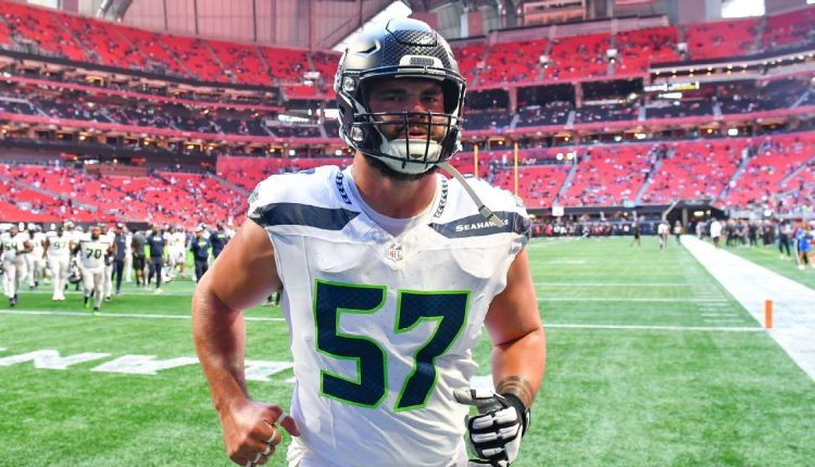 Seahawks center Connor Williams abruptly retires from the NFL at age 27

