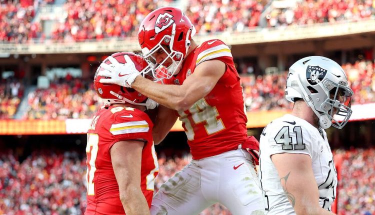 The Raiders' disastrous fumble helps the Chiefs win another nail-biter

