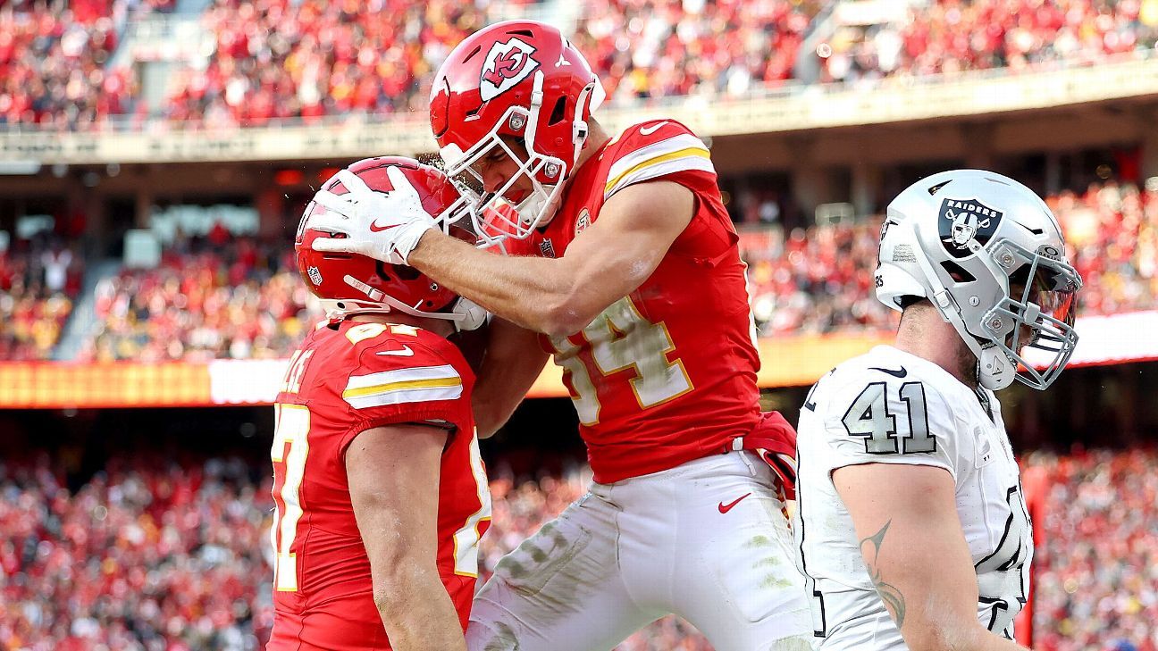 The Raiders' disastrous fumble helps the Chiefs win another nail-biter